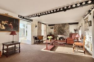 24' Living Room- click for photo gallery